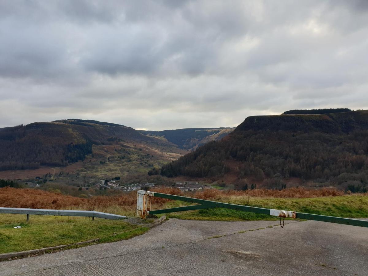 Riverside * Treherbert