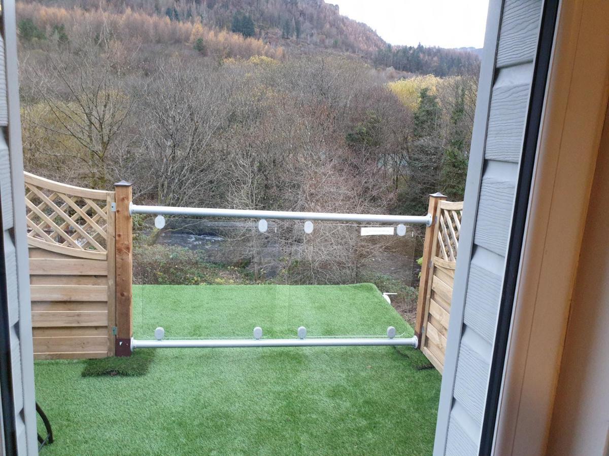 Riverside * Treherbert